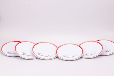 Set d'assiettes à fromage vintage en porcelaine avec un liseré rouge
