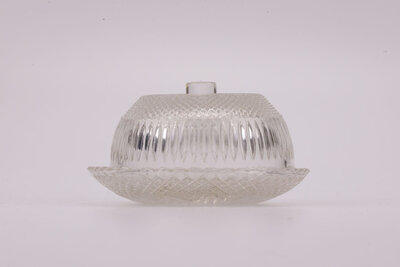 Cloche en verre sculpté 