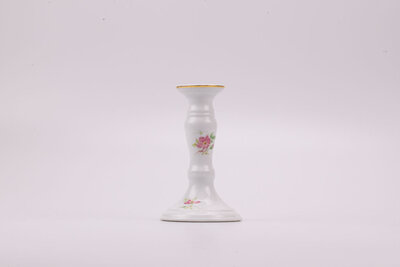 Bougeoir motif floral en porcelaine de Limoges Splendide bougeoir blanc en porcelaine de Limoges dans la collection Angélique des années 1960