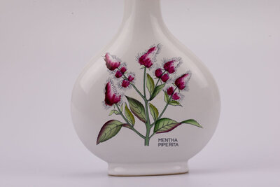 Flacon vintage en céramique de chez Herr Keramik avec un motif de menthe poivrée