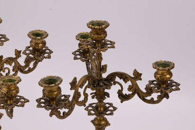 Candélabre en bronze datant probablement de la fin du XIXème siècle, de style iconoclaste