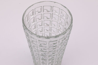 rand vase en verre épais à motifs géométriques en excellent état, années 60