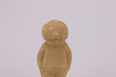 Figurine garçon en grès Marbell Stone Art