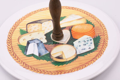Plateau à fromage vintage en porcelaine de chez Revol