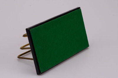 Porte-lettre en cuir noir et laiton