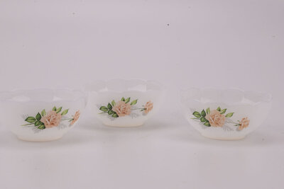 Mini saladier conçu par Arcopal dans la collection "Fruits de France" des années 1970