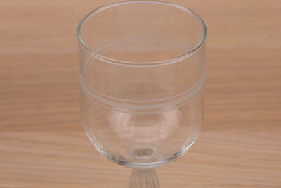 11 verres à vin 