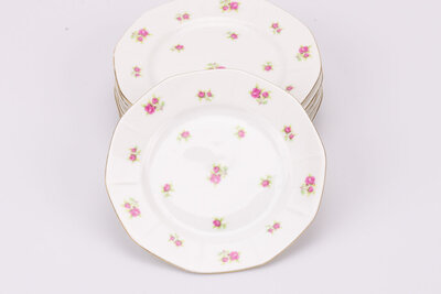 Set de 7 assiettes à dessert vintage en porcelaine de chez Victoria Tchécoslovaquie