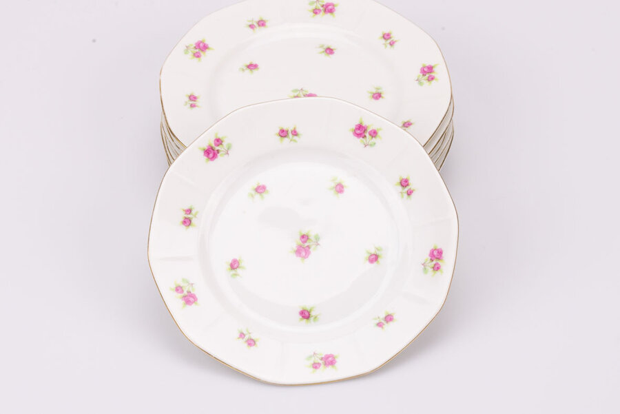7 assiettes à dessert Victoria