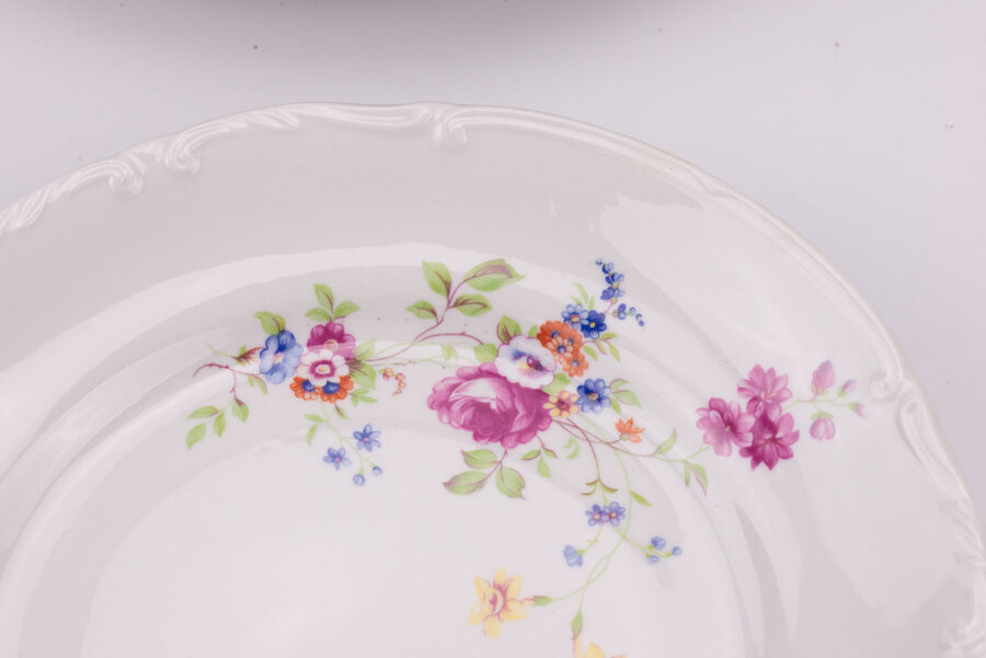 Assiette vintage en porcelaine de chez Chodziez Poland