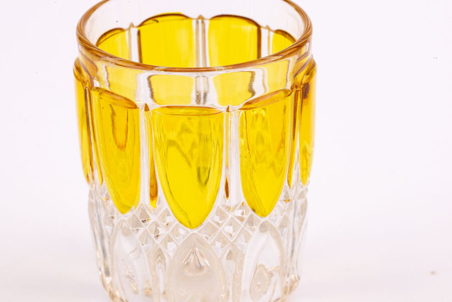 Verre en cristal transparent et jaune vintage du Val Saint-Lambert