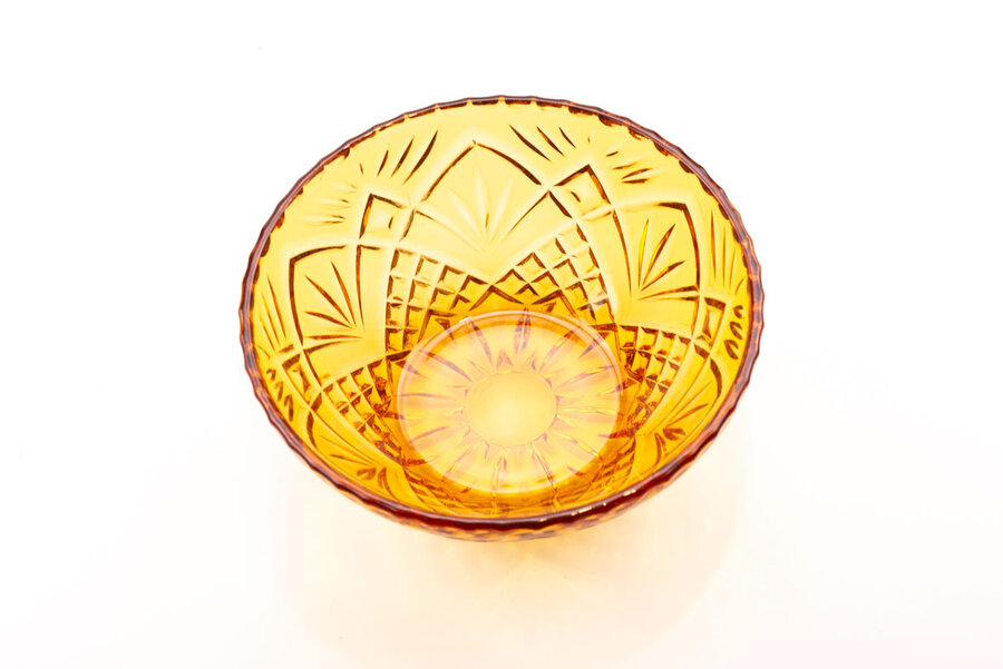 4 bols en verre ambre