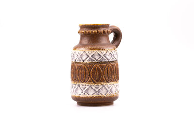 Ce grand vase vintage en céramique est estampillé bay West Germany 9325.