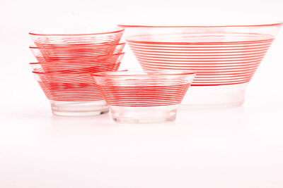 Saladier en verre de la marque Veropa accompagné de 5 coupelles à salade verte ou de fruits!.