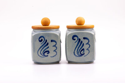 2 pots de conservation avec couvercle