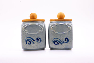 2 pots de conservation avec couvercle