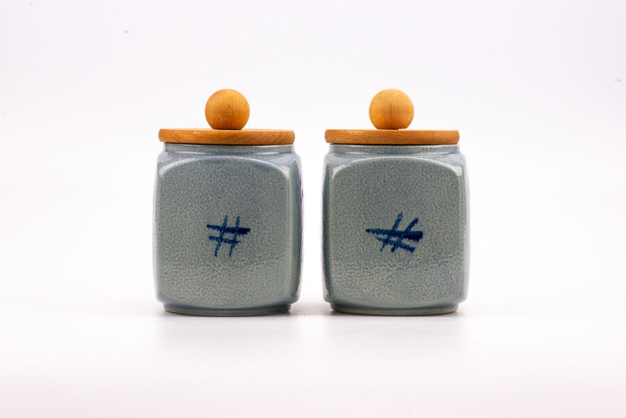 2 pots de conservation avec couvercle