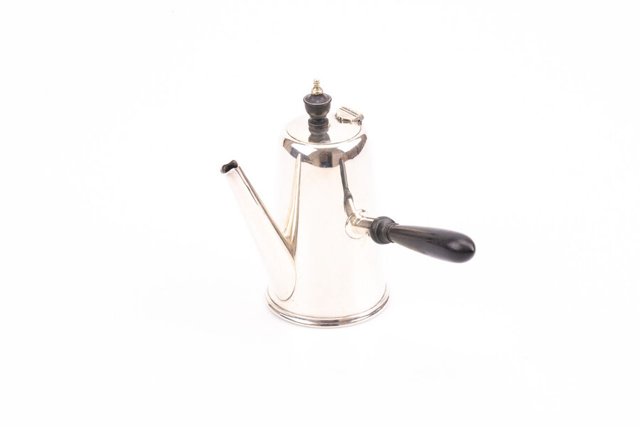 Verseuse vintage en métal argenté avec une hanse en plastique noire