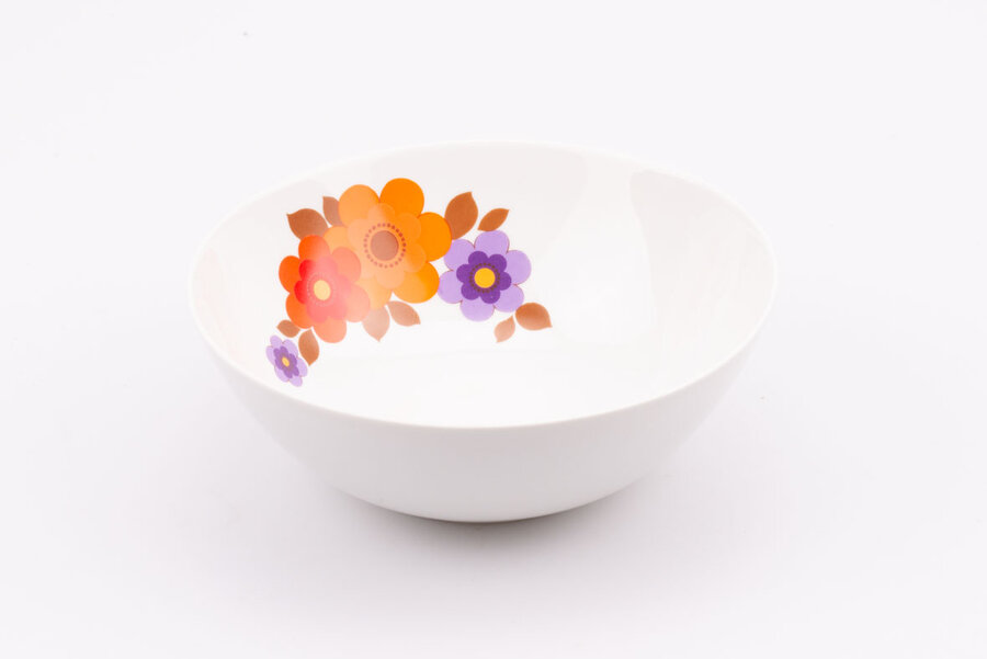 Bol en porcelaine vintage Mitterteich Bol en porcelaine vintage blanc et brun et un motif floral de chez Mitterteich