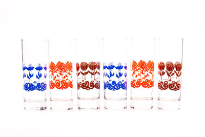 6 très beaux verres vintage avec motif floral (3 couleurs: bleu, orange et marron). 