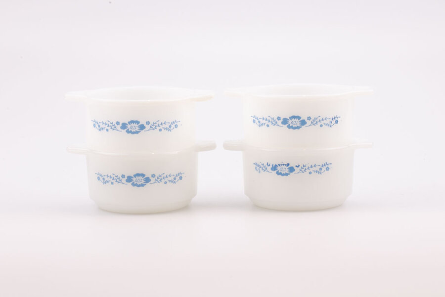 Set de 4 petits plats en verre blanc des années 60