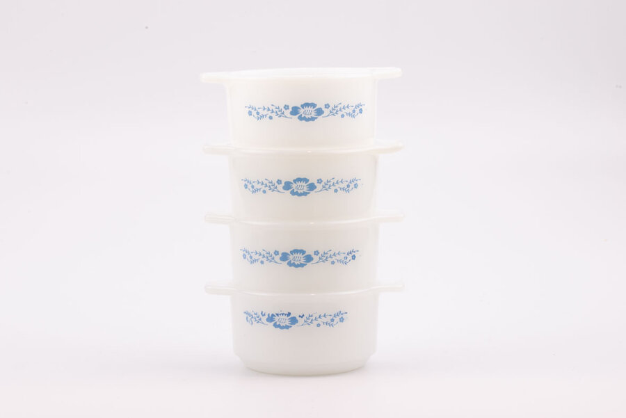 Set de 4 petits plats en verre blanc des années 60