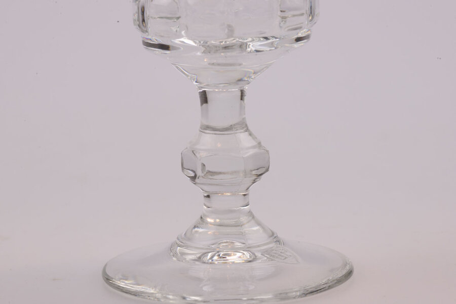 Superbe flûte à champagne vintage de la marque Luminarc modèle Quadrille.