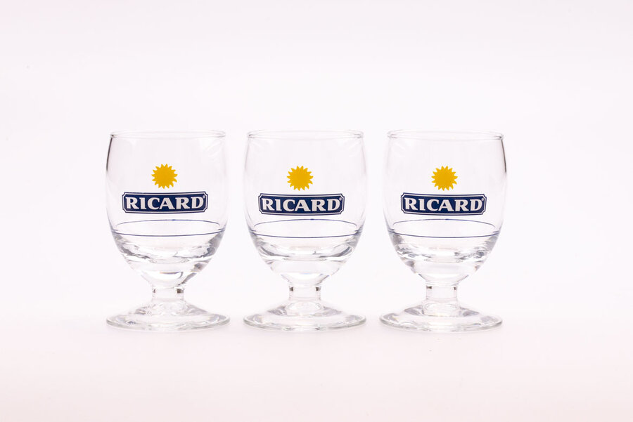 Set de 3 verres vintage Ricard transparents avec le nom de la marque écrit sur le verre