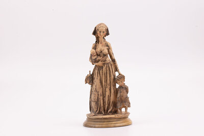 La femme gitane réalisée en 1996 à Florence, en Italie, par Giuseppe Armani (1935-2006). La pièce en porcelaine et en résine est signée, en parfait état