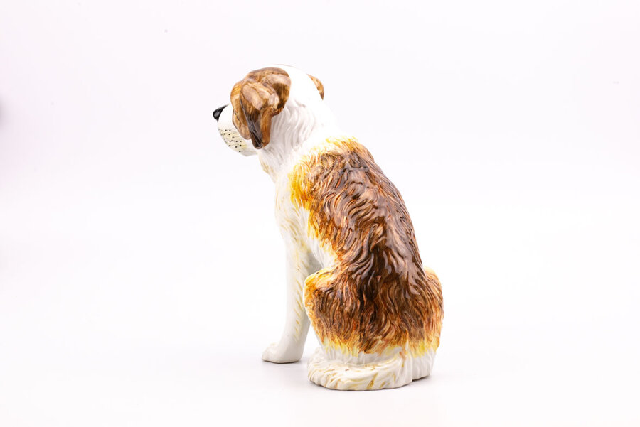 Chien Saint-Bernard en céramique 