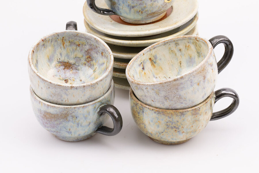 Superbe lot de 6 tasses et sous-tasses en grès de la poterie Dubois de Bouffioulx ( Hainaut, Belgique), l'une des dernières poteries artisanales belges. 
