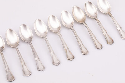 11 petites cuillères vintage en inox
