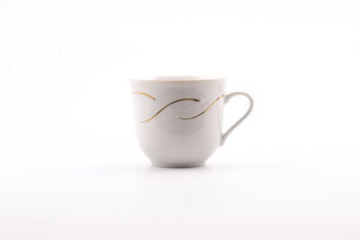 Tasse à café vintage en porcelaine avec des motifs dorés de chez Winterling