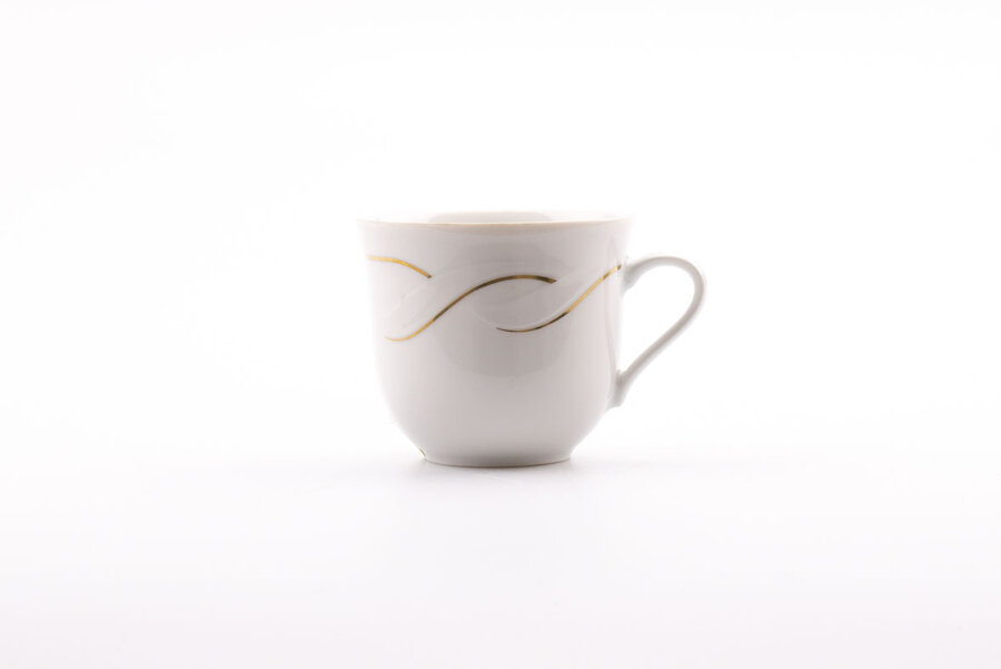 Tasse à café vintage en porcelaine avec des motifs dorés de chez Winterling
