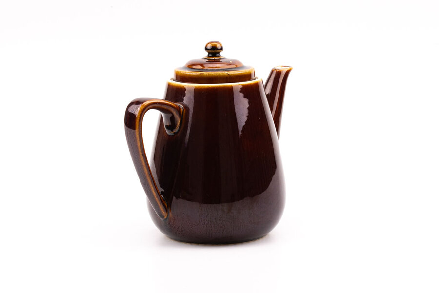 Théière vintage brune avec une grande hanse de chez Villeroy & Boch