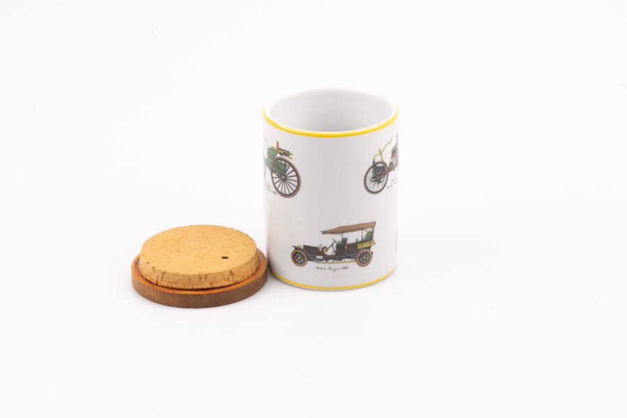 Bocal vintage avec couvercle en bois avec des motifs de vieilles voiture de chez J.K. Carlsbad