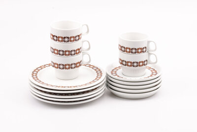 5 tasses, sous-tasses et assiettes à dessert Thomas