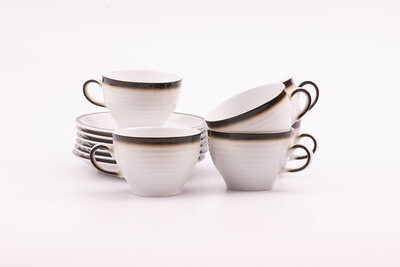 Set de 6 tasses et 6 sous-tasses vintages en porcelaine de chez Winterling