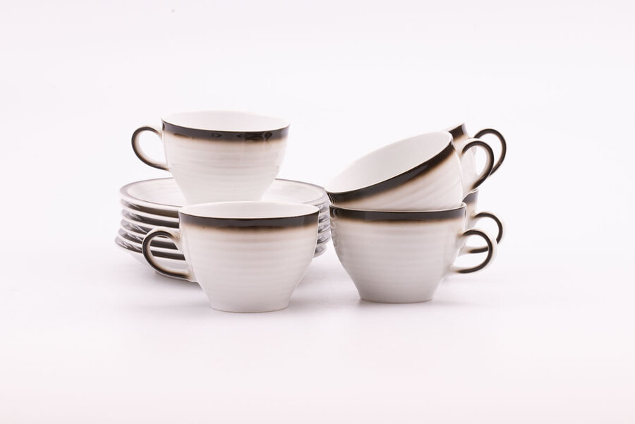 Set de 6 tasses et 6 sous-tasses vintages en porcelaine de chez Winterling