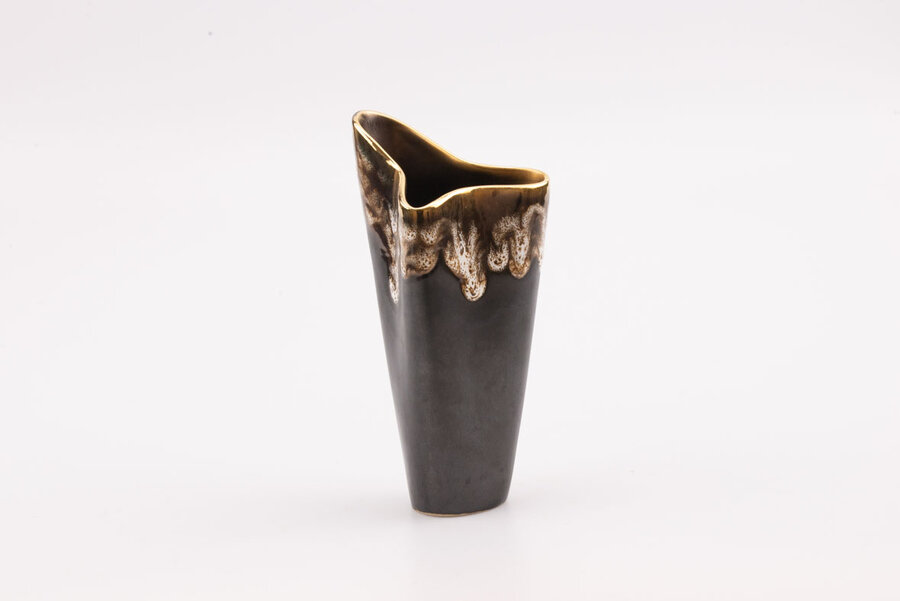Vase vintage et élégant en porcelaine noir et au bord doré