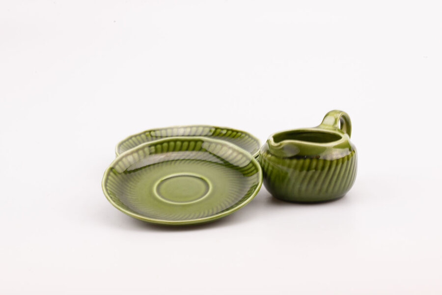 Tasse et sous-tasse à café vintage en porcelaine vert Boch