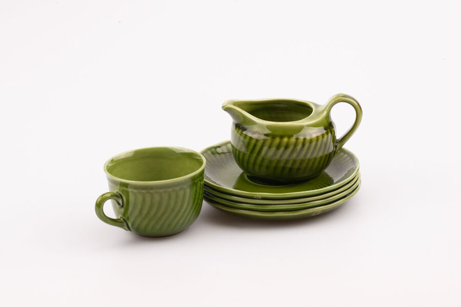 Tasse et sous-tasse à café vintage en porcelaine vert Boch