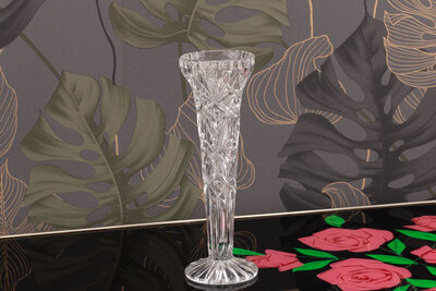 Vase soliflore en verre ciselé