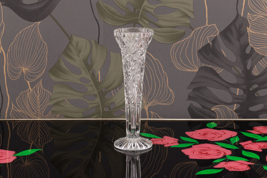Vase soliflore en verre ciselé