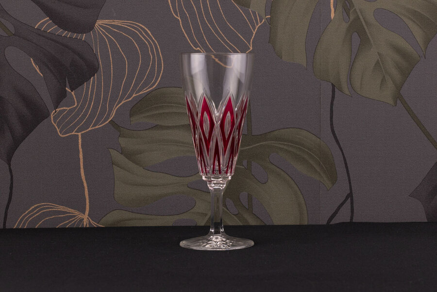 Flûte vintage en verre ciselé de chez Arlequin
