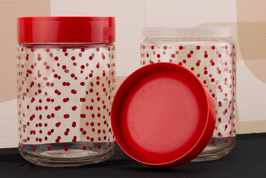 2 bocaux vintage Cerve en verre transparent à pois rouges avec un couvercle en plastique rouge 