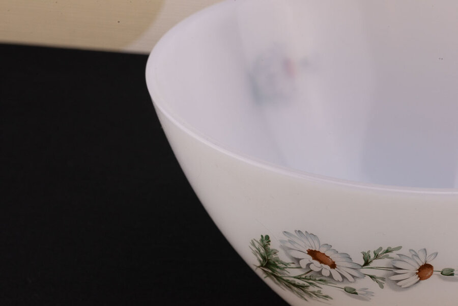 2 saladiers Arcopal Marguerite en verre opale 