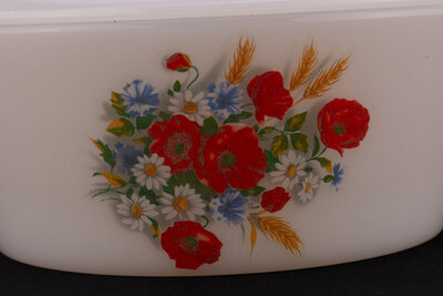 Cocotte vintage Arcopal Fleurs des champs avec des coquelicots