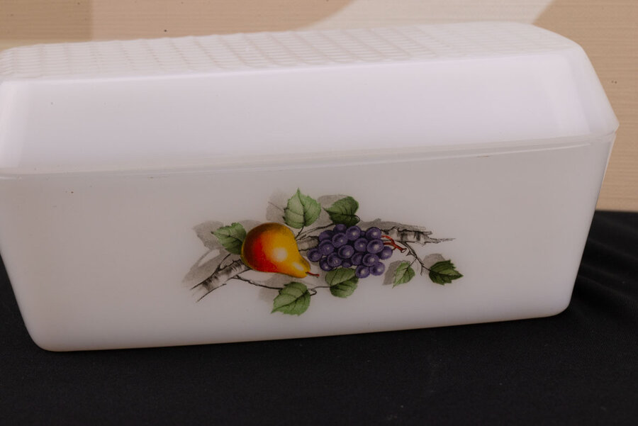 Beurrier Arcopal Fruits de France en verre opale 