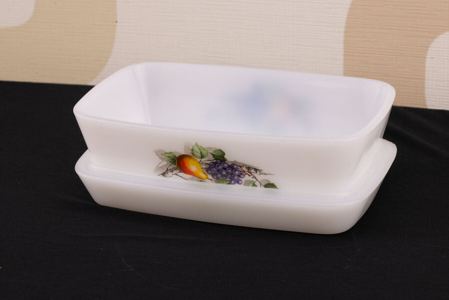 Beurrier Arcopal Fruits de France en verre opale 